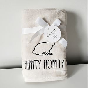 NWT Rae Dunn Easter Hand Towels - Hippity Hoppity